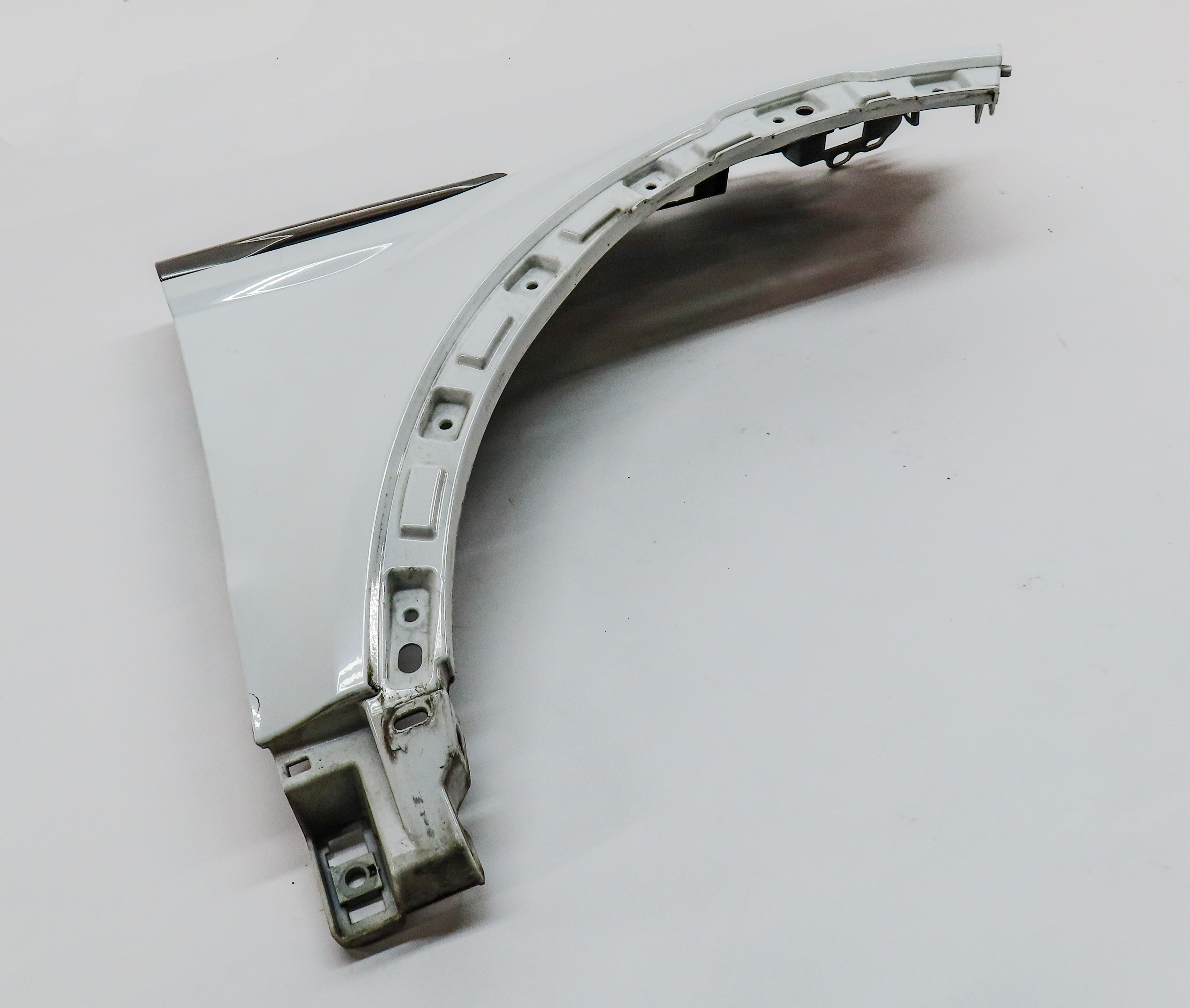 12-19 RANGE ROVER EVOQUE (L538) FRONT RIGHT FENDER w/o AUTO PARK (White) — exact item pictured